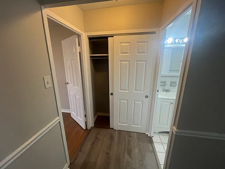 137 E Lockwood Ave #2-B — Photo 11