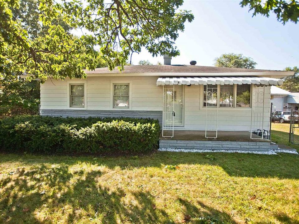 1st image of 55385 Woodland Ave