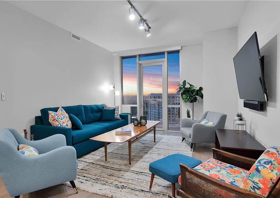1st image of 222 West Ave Unit 1712
