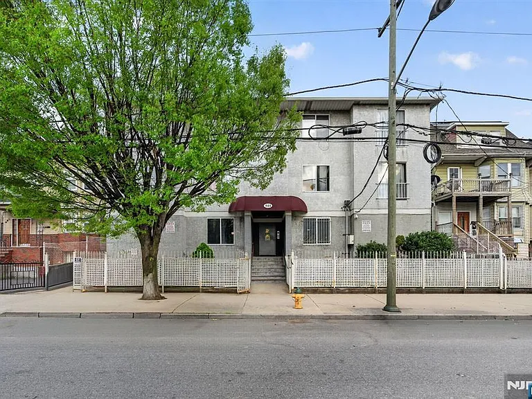 485 Broadway — Photo 2