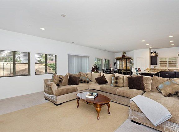 3rd image of 7258 Willowmore Dr