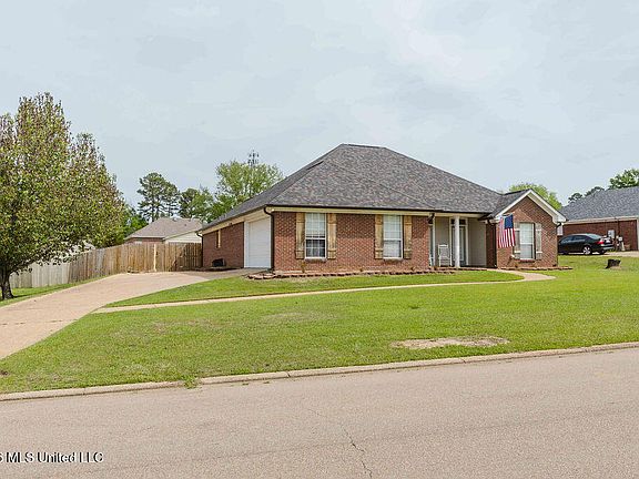 3rd image of 2000 Stonehendge Dr