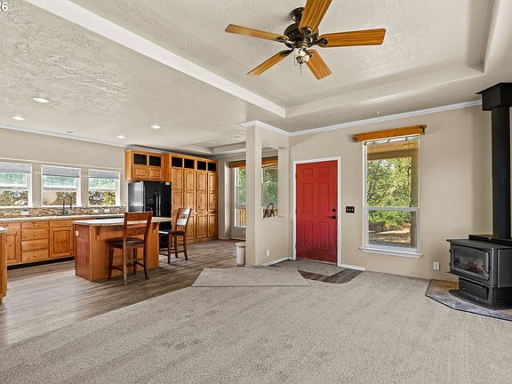 4th image of 1623 Lower Crest Rd