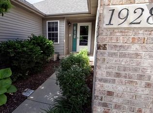 1928 Margaret Ct, Aurora, IL 60505