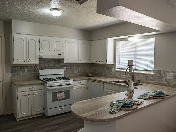 5th image of 4621 El Campo Dr