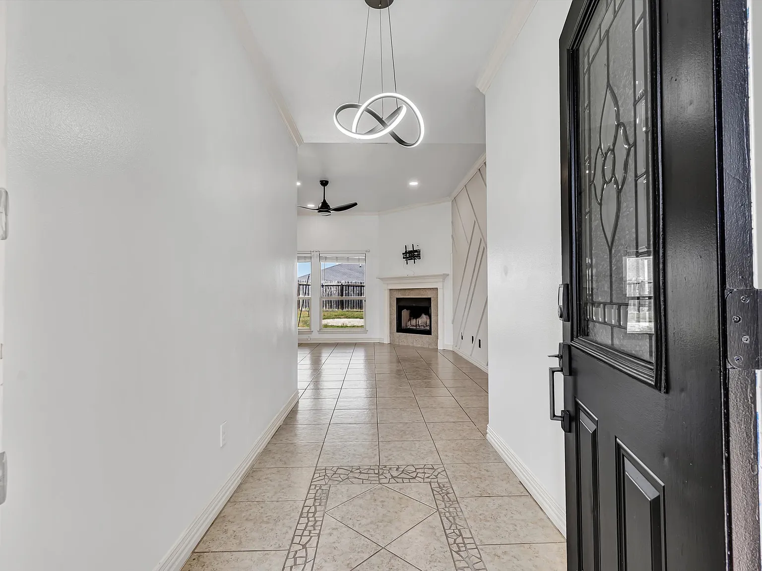 4 bed, 1858 sqft, $1,800 — Photo 2