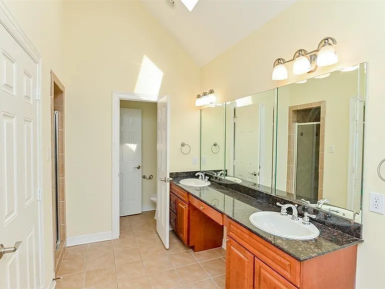 802 Garden Trace Ln — Photo 15