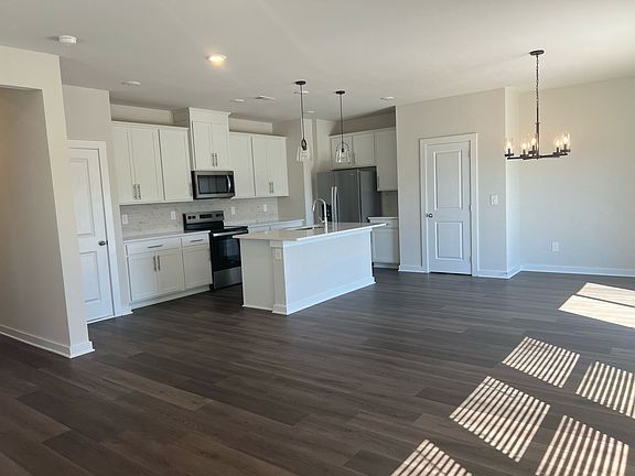 4th image of 4240 Skyridge Dr