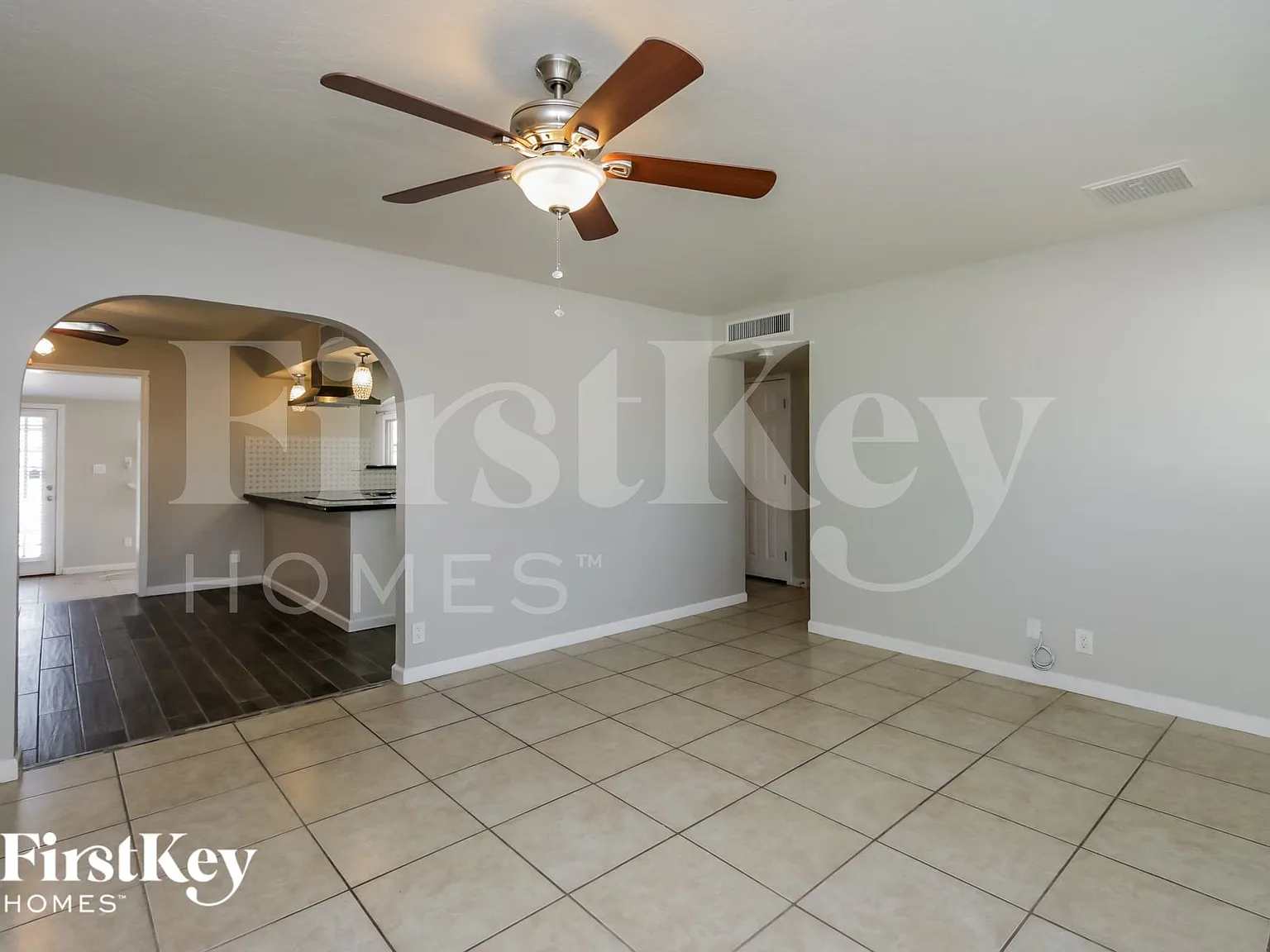 3 bed, 2.0 bath, 1277 sqft, $2,490 — Photo 3