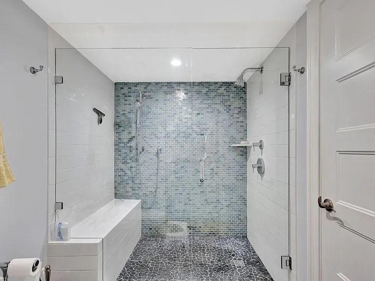 16910 Bay St E #E503 — Photo 9