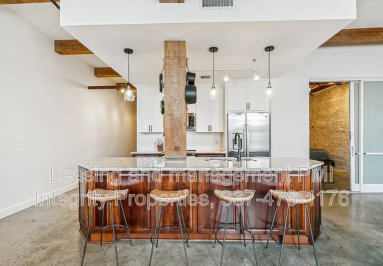 825 Lafayette St #4 — Photo 10