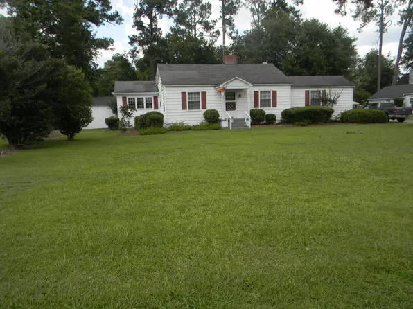 851 3rd St, Estill, SC 29918