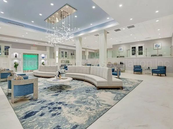 6193 Pointe Regal Cir APT 304