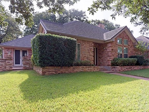 2nd image of 4007 Ambleside Dr