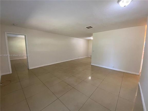 3rd image of 623 NW 3rd Ave Unit 2