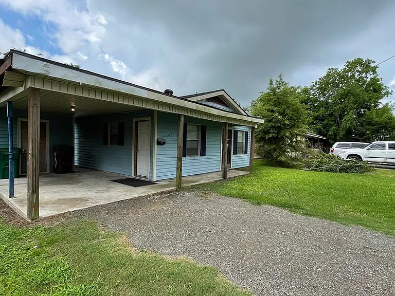 821 Garden Dr — Photo 2