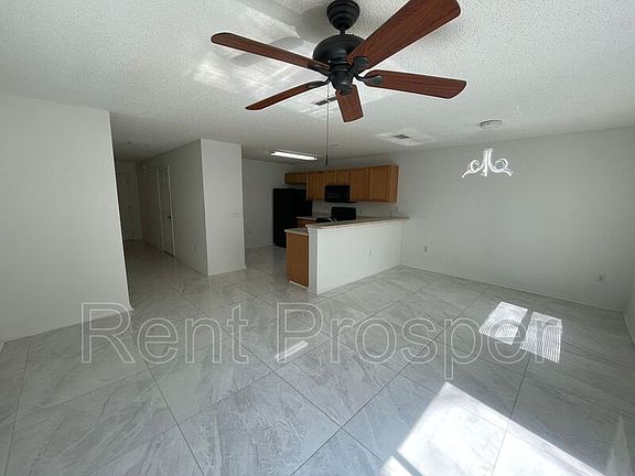 3rd image of 5081 Kingscrest Ln
