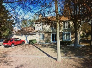12674 Forestedge Dr, Saint Louis, MO 63138