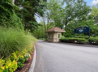 770 Salisbury St APT 511, Worcester, MA 01609