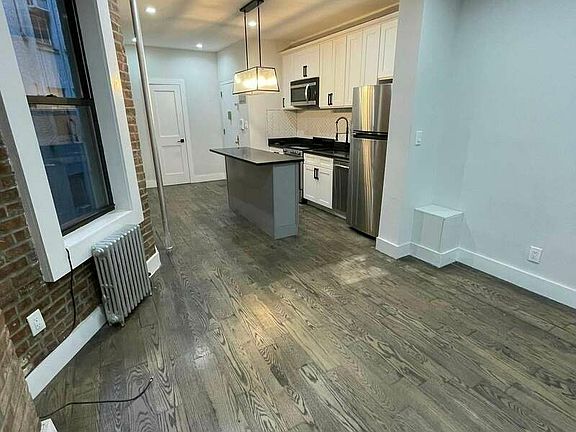 5th image of 218 E 27th St APT 6