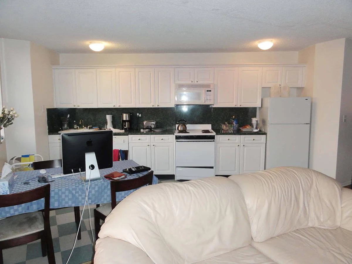 100 Manhattan Avenue — Photo 2