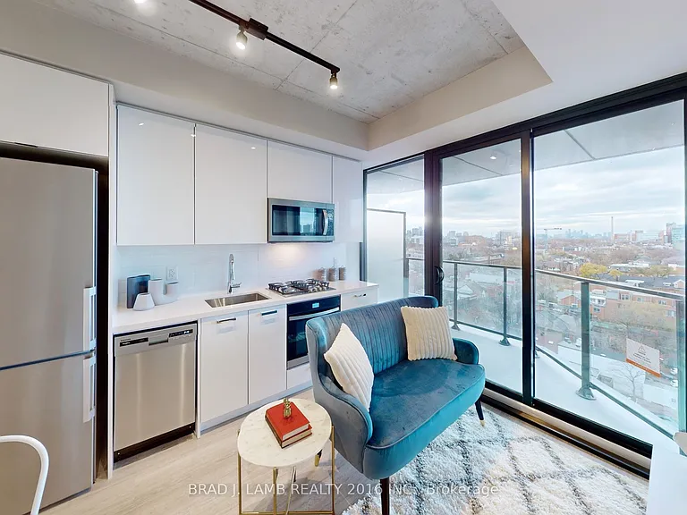 195 McCaul St #1014 — Photo 3