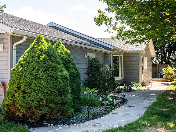 2nd image of 21486 Grey Ave #16