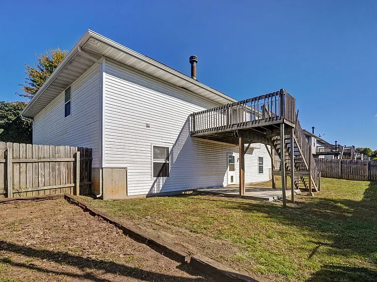 2042 E Charles St — Photo 16