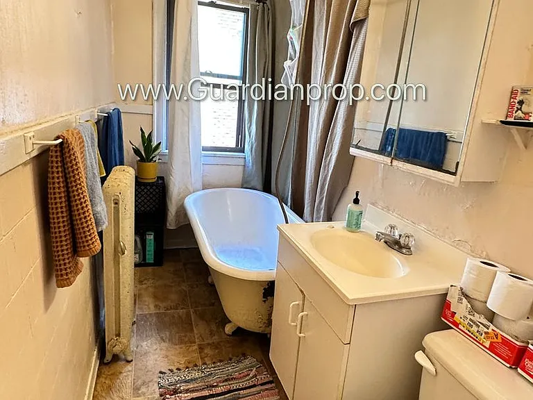 2876 Humboldt Ave S #202 — Photo 17