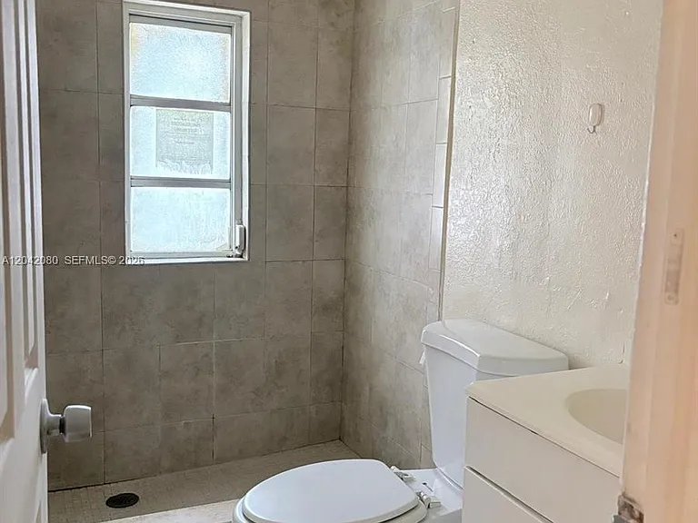 2203 Taft St #B — Photo 14