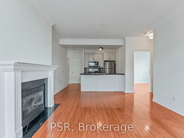 9 Boardwalk Dr #423 — Photo 7