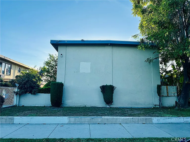 607 N Dalton Ave #1 — Photo 2