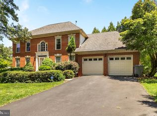 2909 Maple Ln, Fairfax, VA 22031
