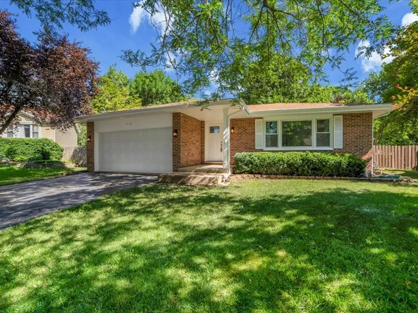 712 Stacie Ct, Naperville, IL 60563