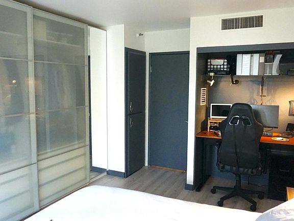3rd image of 600 W 9th St APT 612