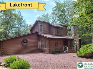 196 King Arthur Rd, Pocono Lake, PA 18347