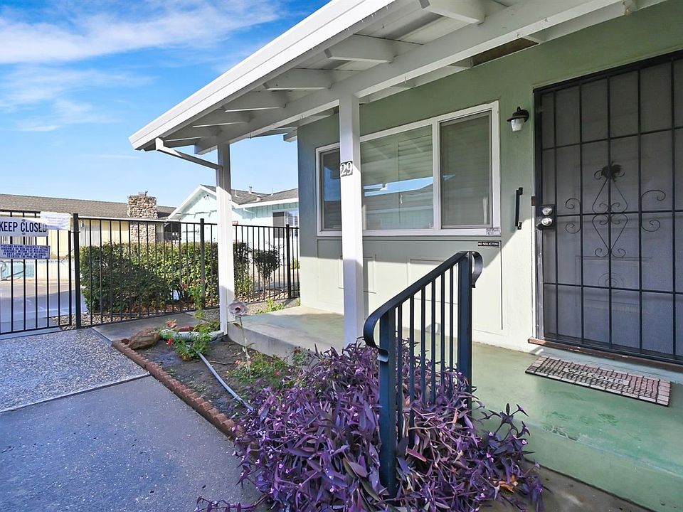 1st image of 130 E 18th St APT 29