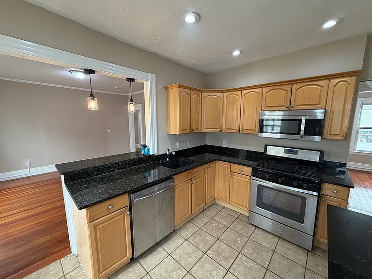 9 Swan St #2 — Photo 13