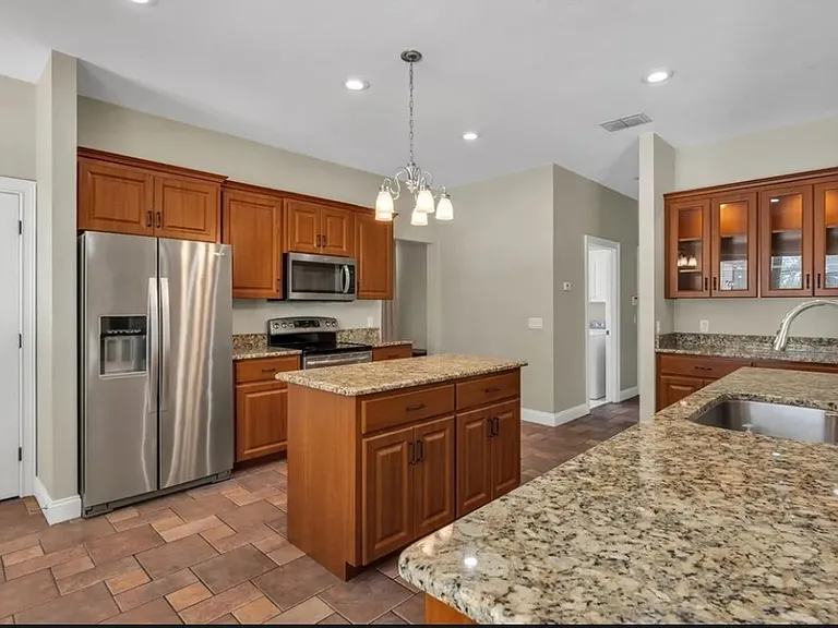 143 Shannon Oaks Dr — Photo 4