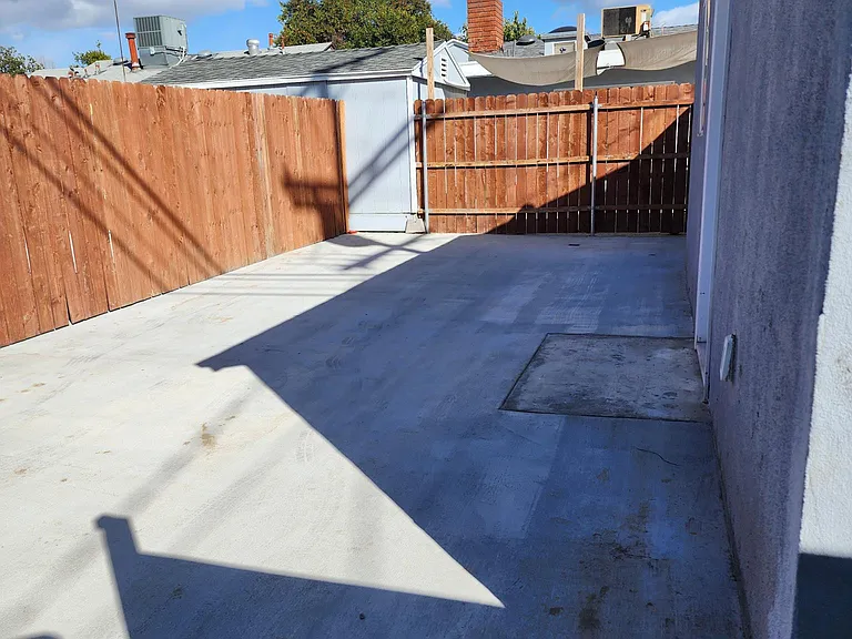 6505 White Oak Ave — Photo 10