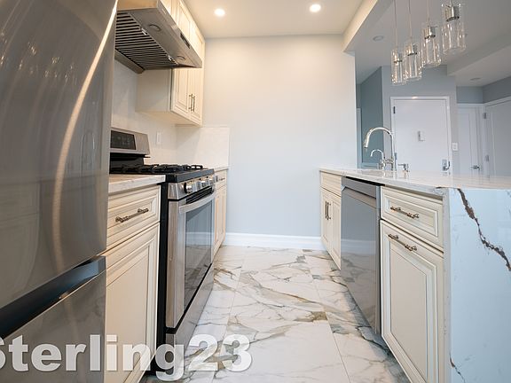 2nd image of 2824 41st St #2