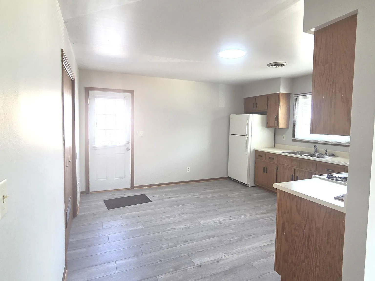 1240 / 3937 E 2603rd Rd, Sheridan - 2A — Photo 3