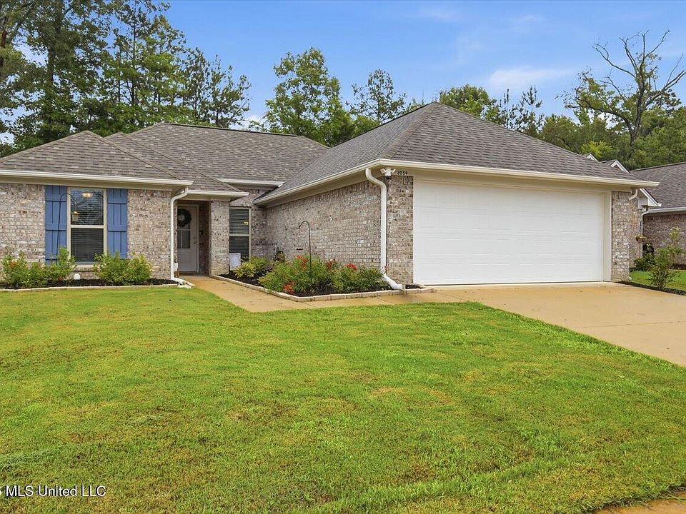 1st image of 2059 Pebble Creek Dr