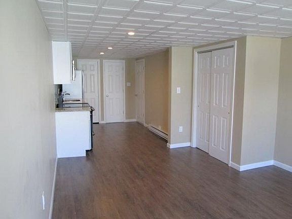 4th image of 320 New York Ave