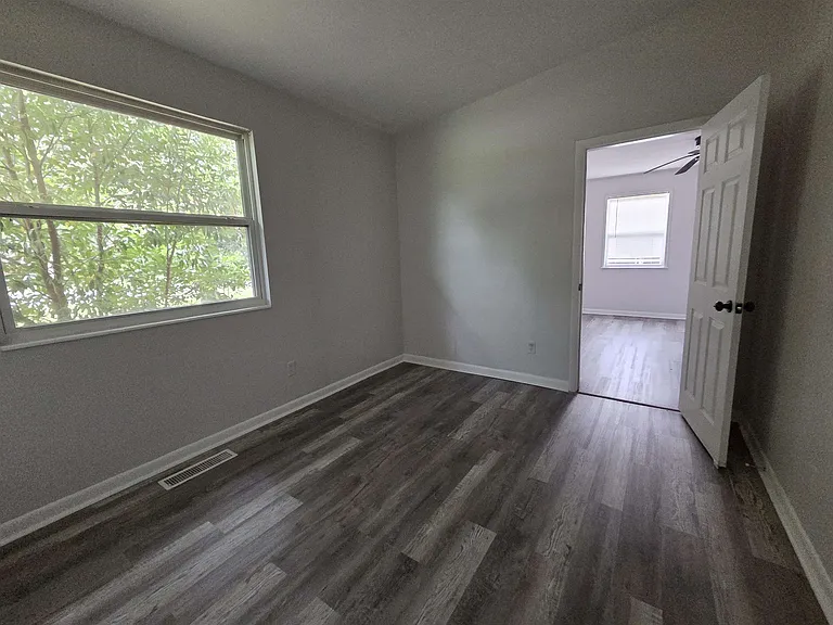 404 Puckett Rd — Photo 18