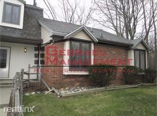 1069 River Hill Dr, Flint, MI 48532