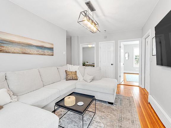 2nd image of 4 Northey St #2