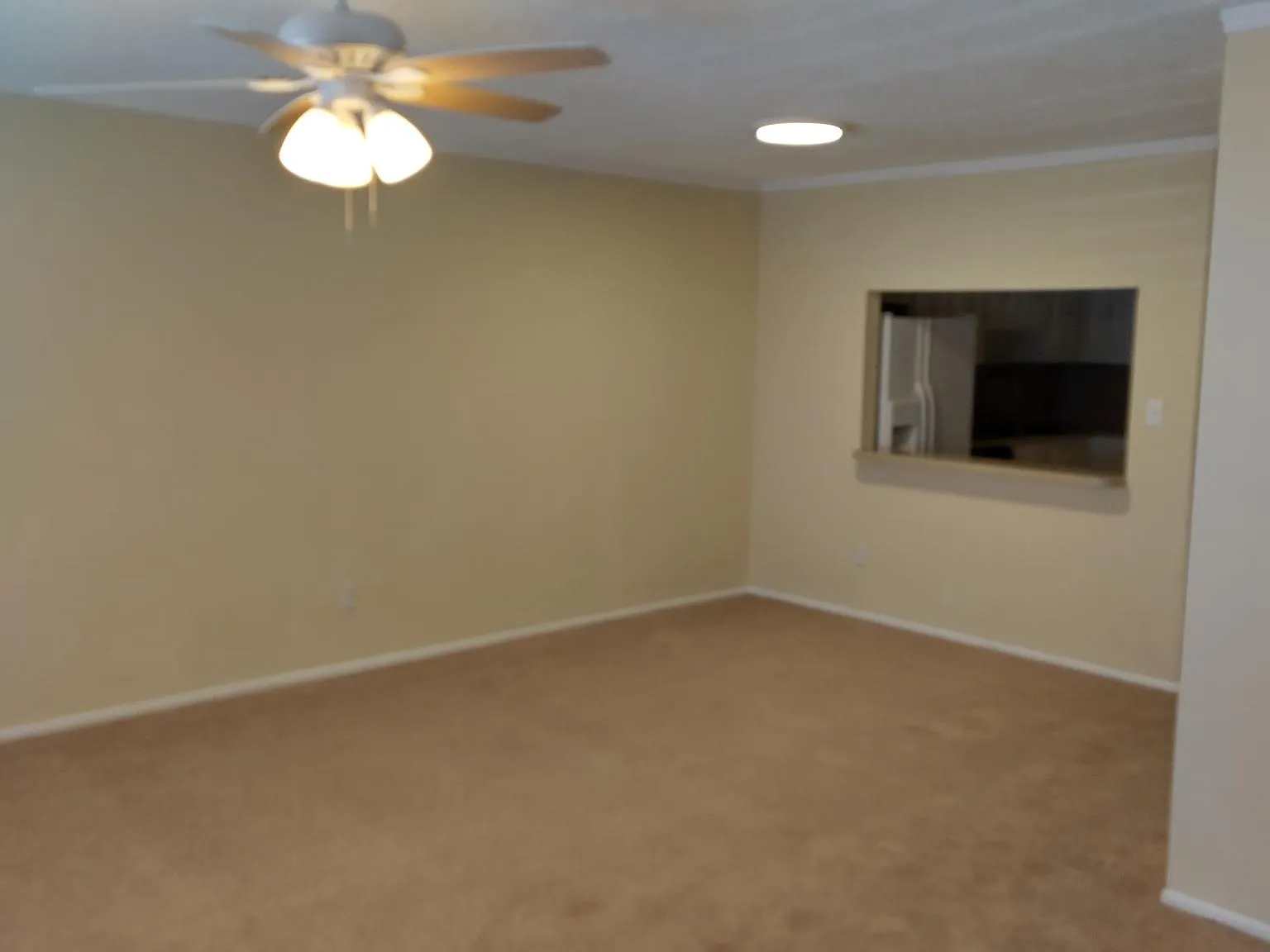 3 bed, 1256 sqft, $1,795 — Photo 2