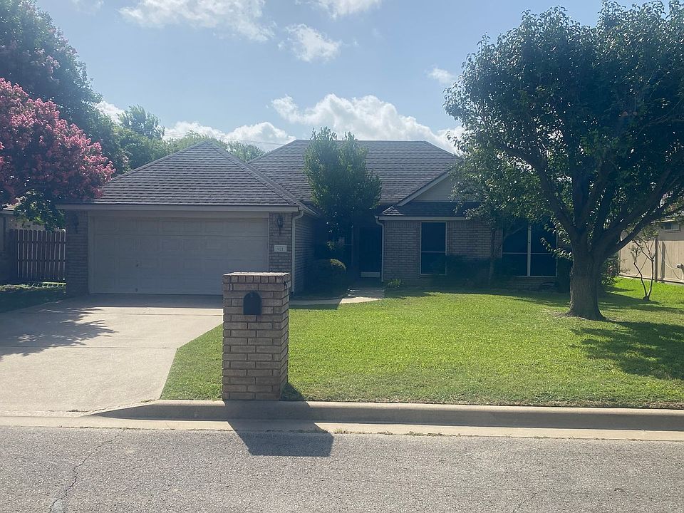 1st image of 921 Westway Dr