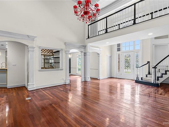 3rd image of 902 Cimarron Dr